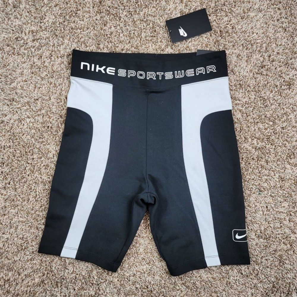 NEW Nike NSW Women's SMALL High Rise Sportswear Bike Shorts Athletic Wear Gym